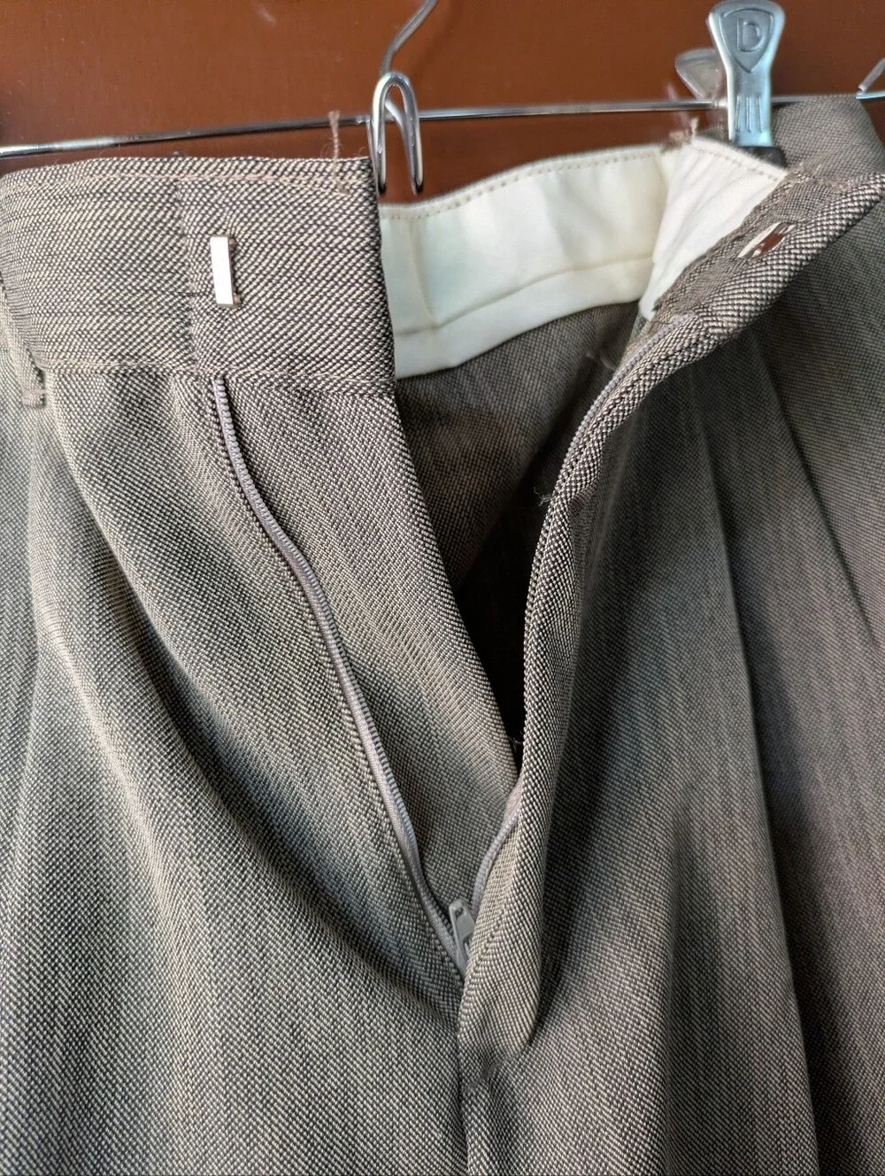 Men's High-Waist Pleated Trousers in Taupe